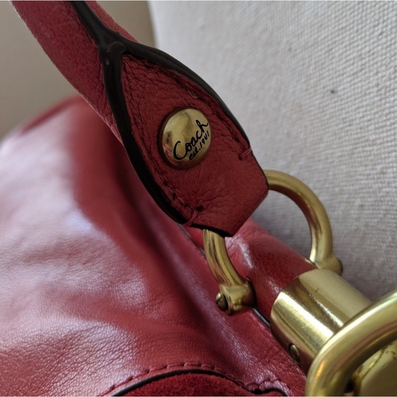 Coach - Picture 2 of 4